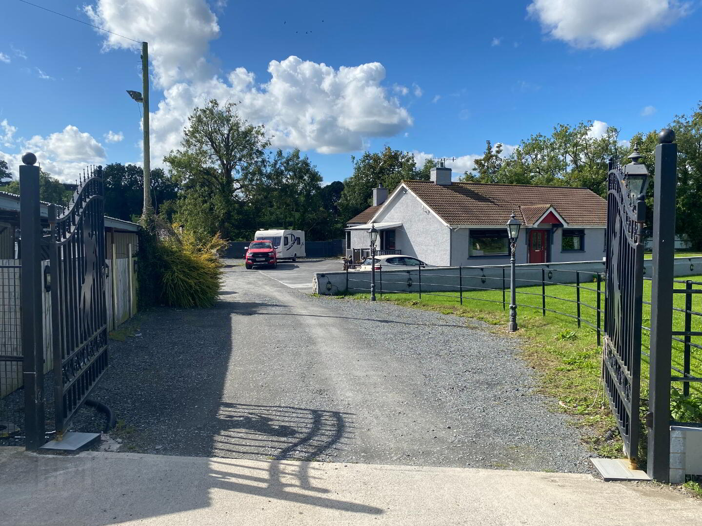 34 Fourtowns School Road 3 of 17