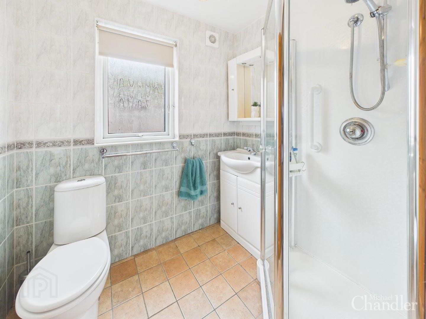 1 Hanwood Avenue 7 of 16