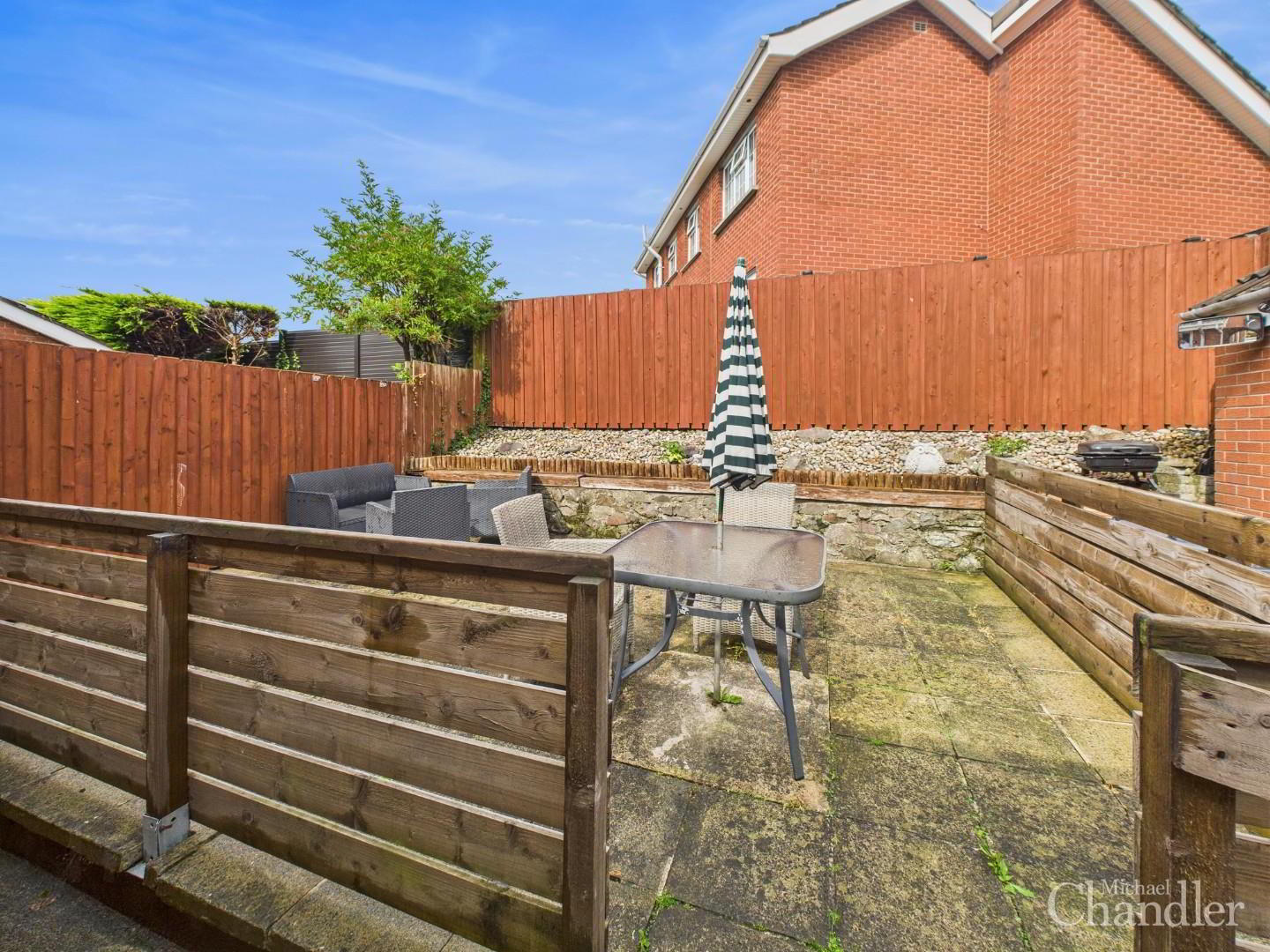 1 Hanwood Avenue 13 of 16