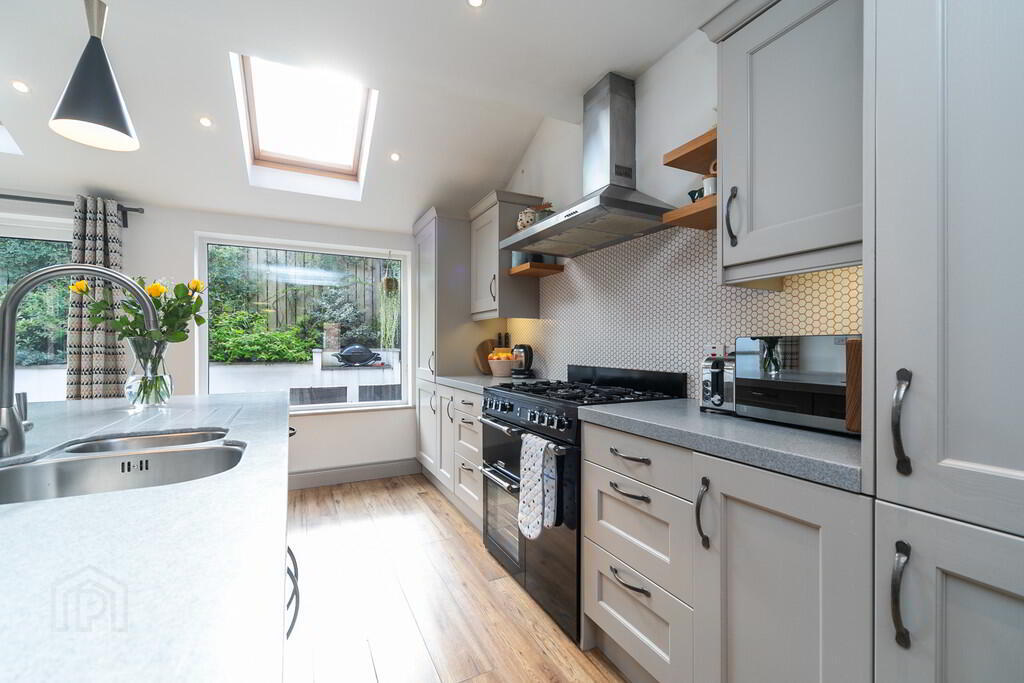 32 Wandsworth Gardens 7 of 29