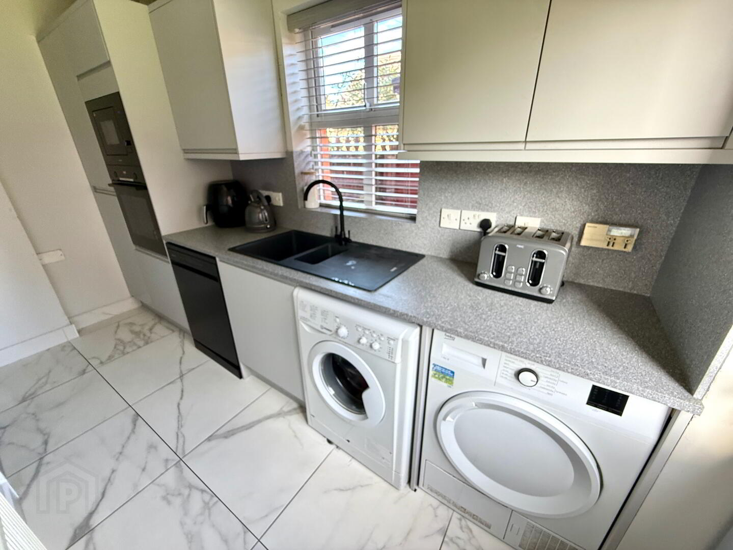 52 Ivy Mead Mews 22 of 43