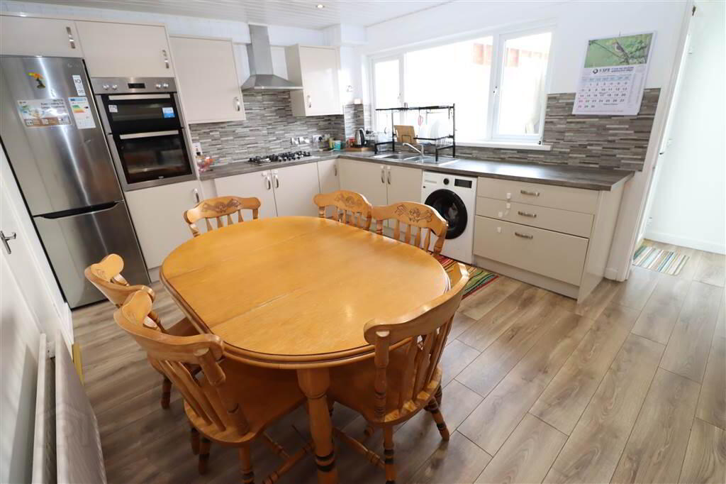 16 Leven Crescent 5 of 17