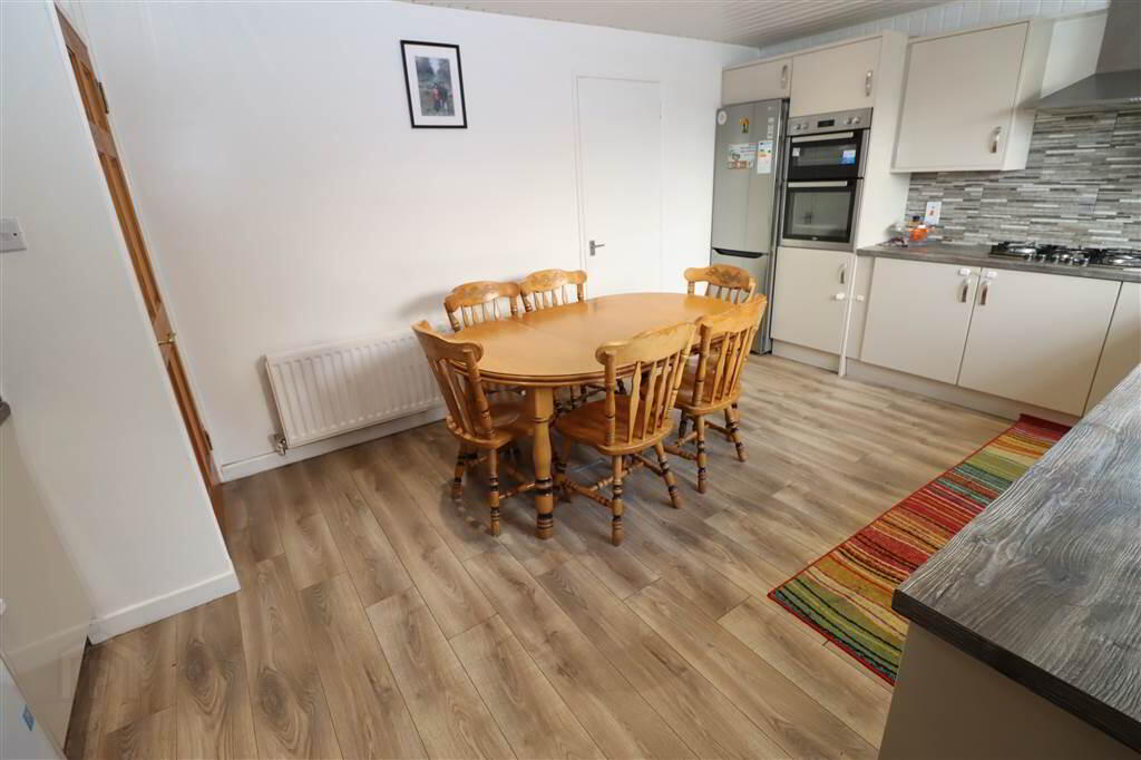 16 Leven Crescent 6 of 17
