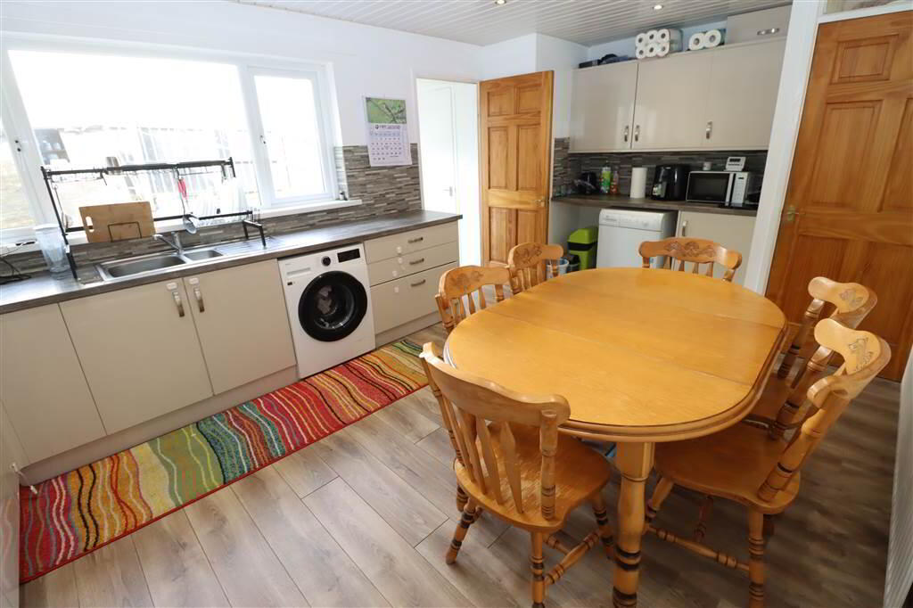 16 Leven Crescent 7 of 17