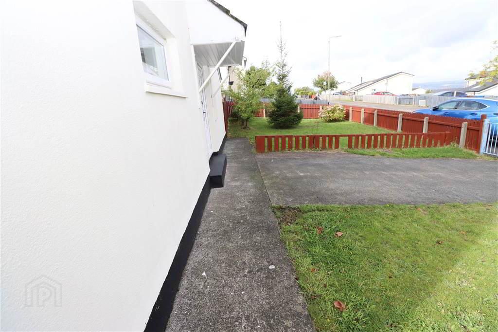 16 Leven Crescent 16 of 17