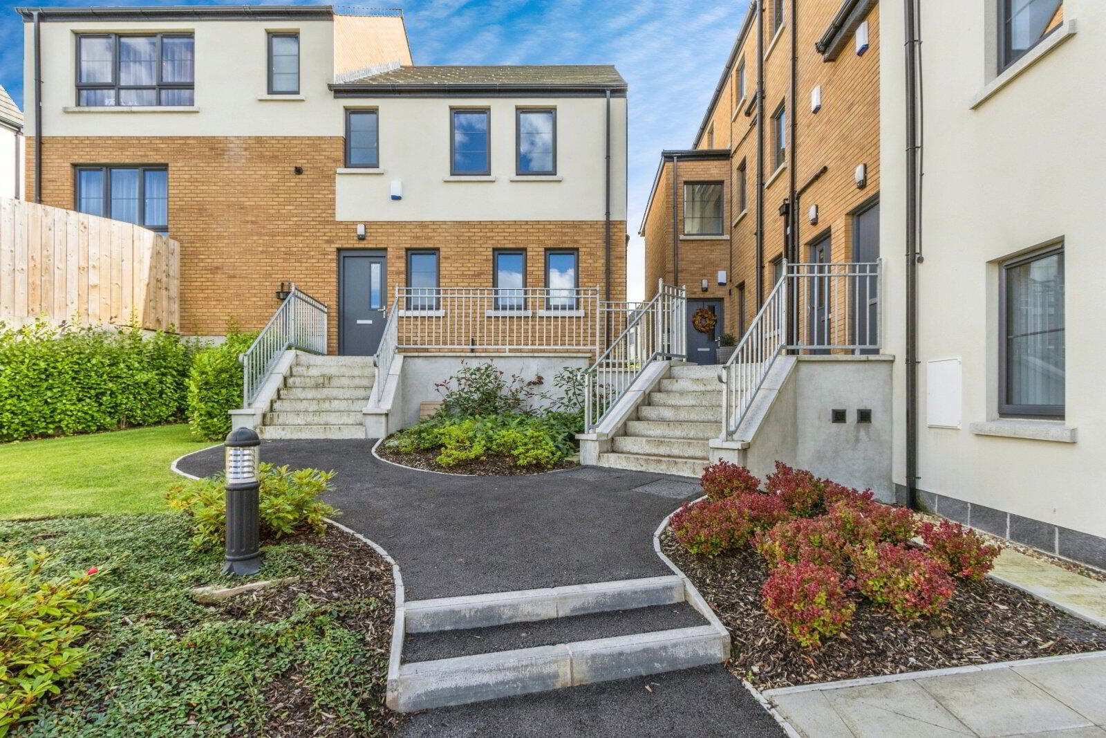 6 Fairfields Mews 4 of 18