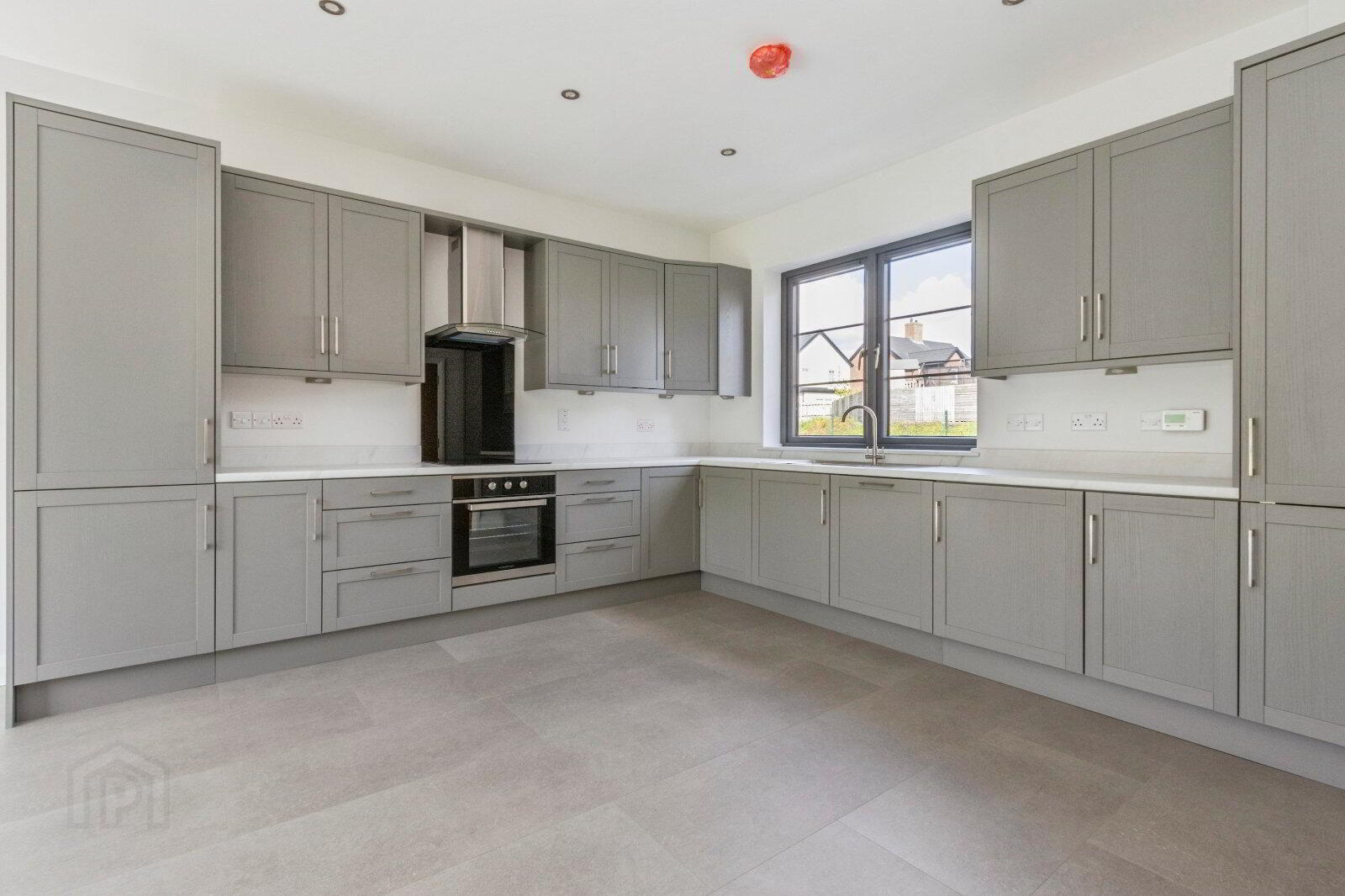 6 Fairfields Mews 7 of 18