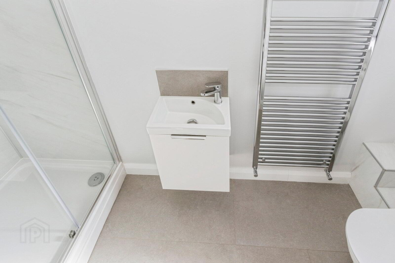 6 Fairfields Mews 12 of 18