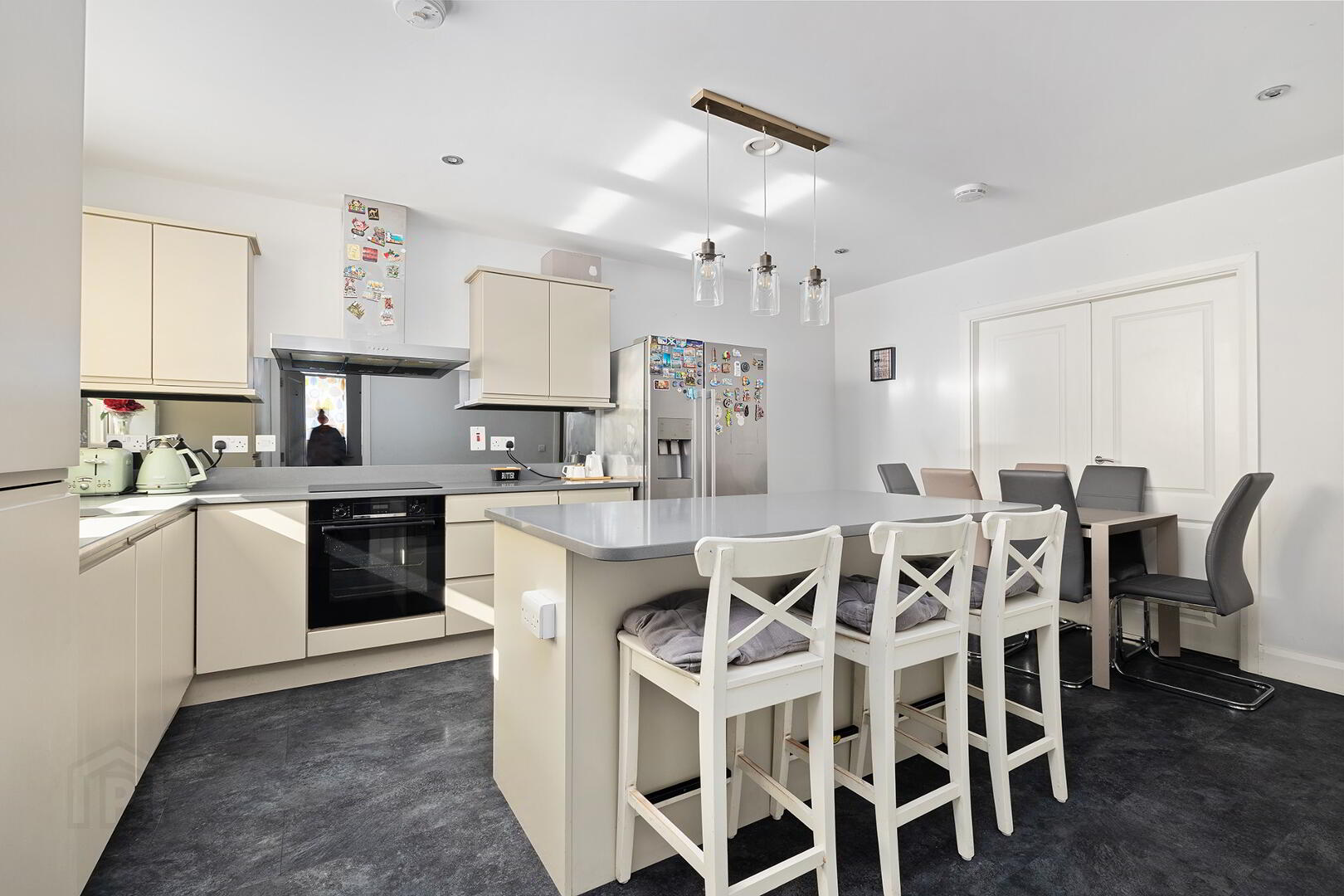 38 Saint Helen’s Avenue 6 of 29
