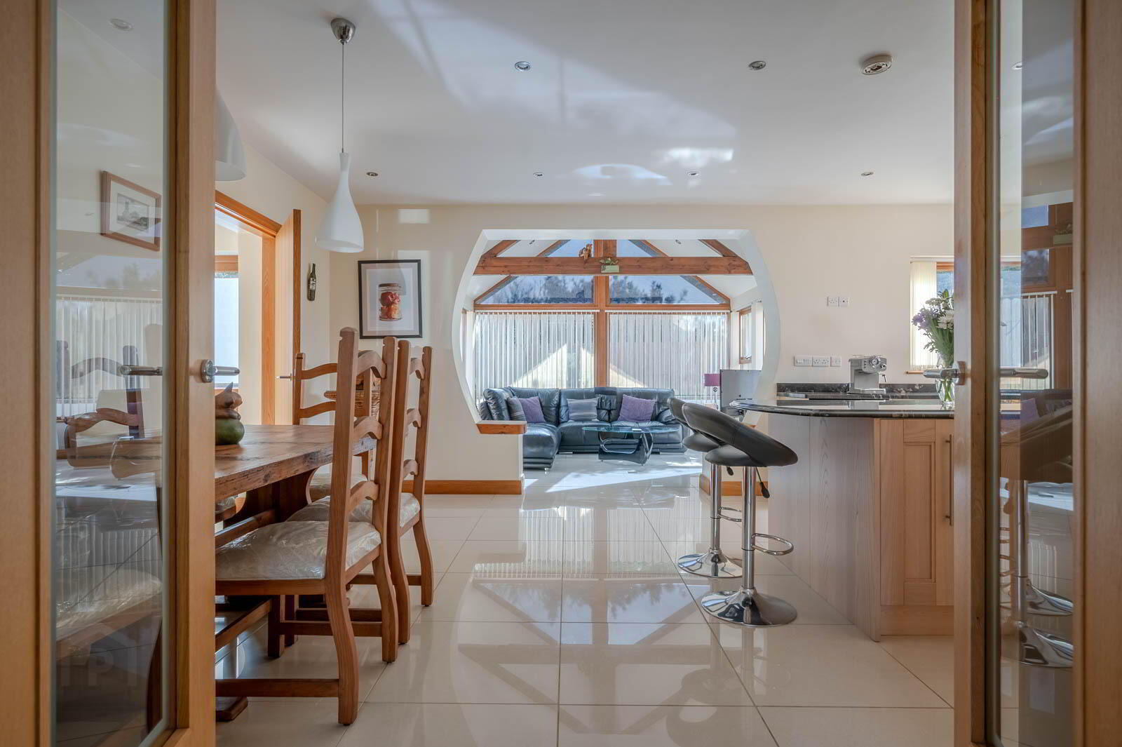 27 Seahill Road 8 of 41