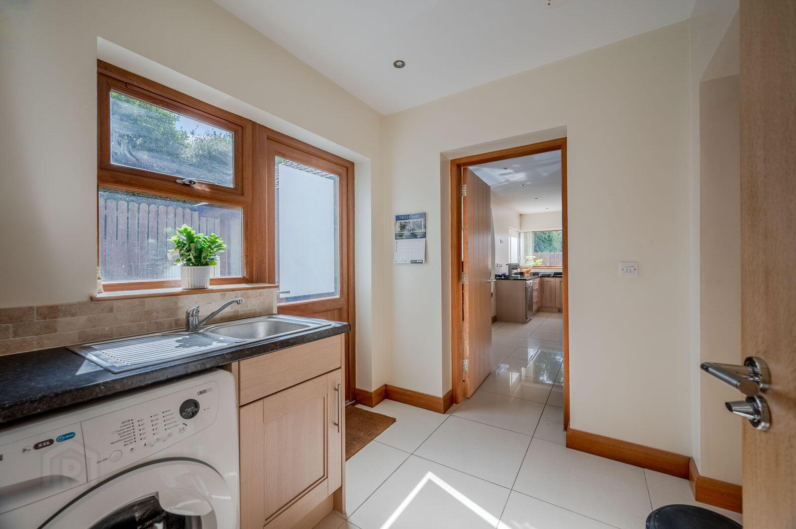 27 Seahill Road 19 of 41