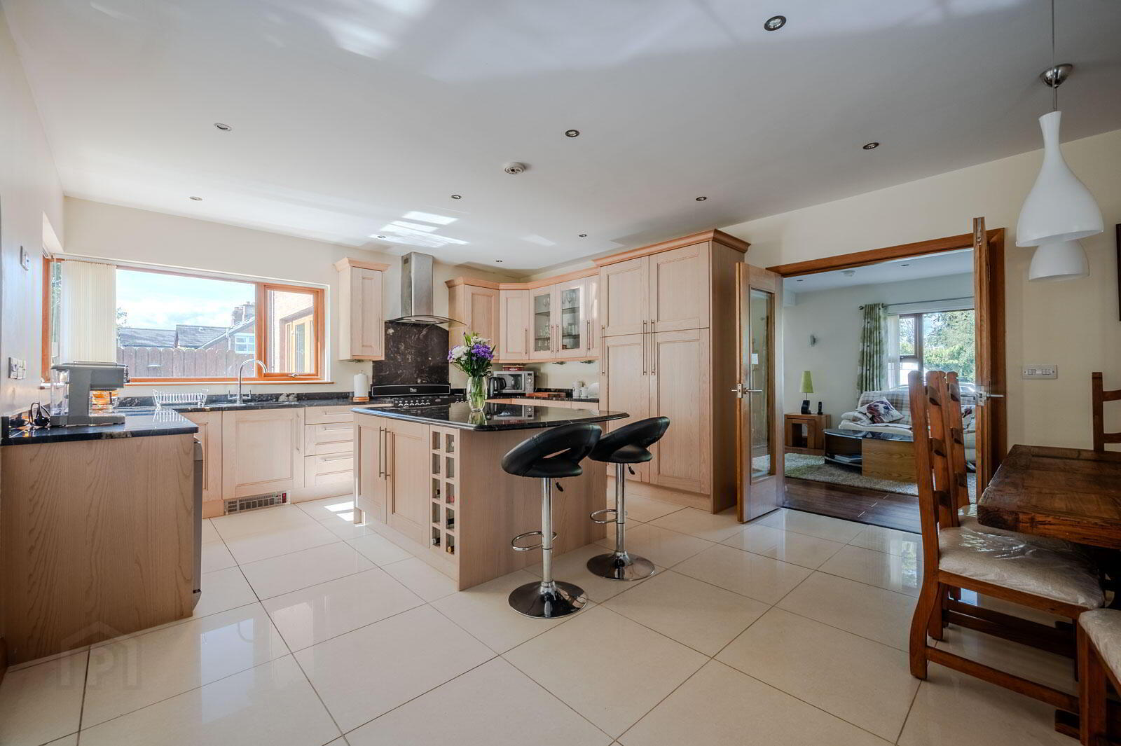 27 Seahill Road 10 of 41