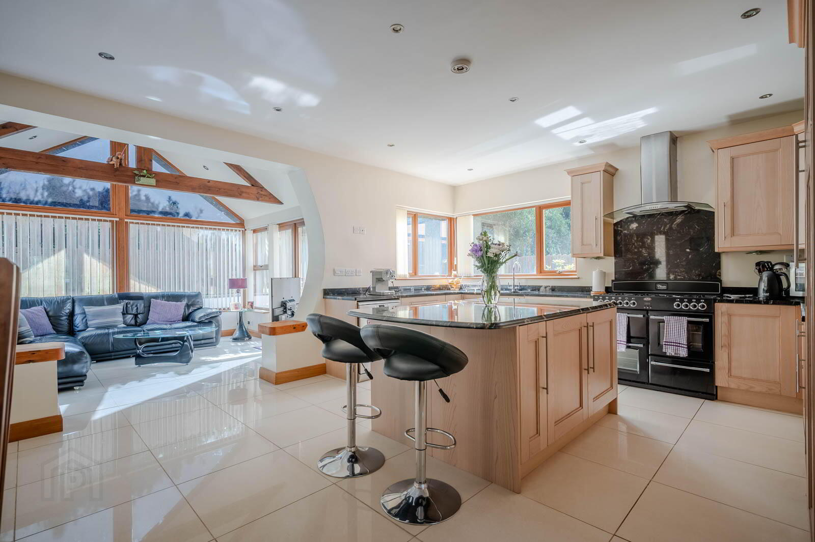 27 Seahill Road 9 of 41