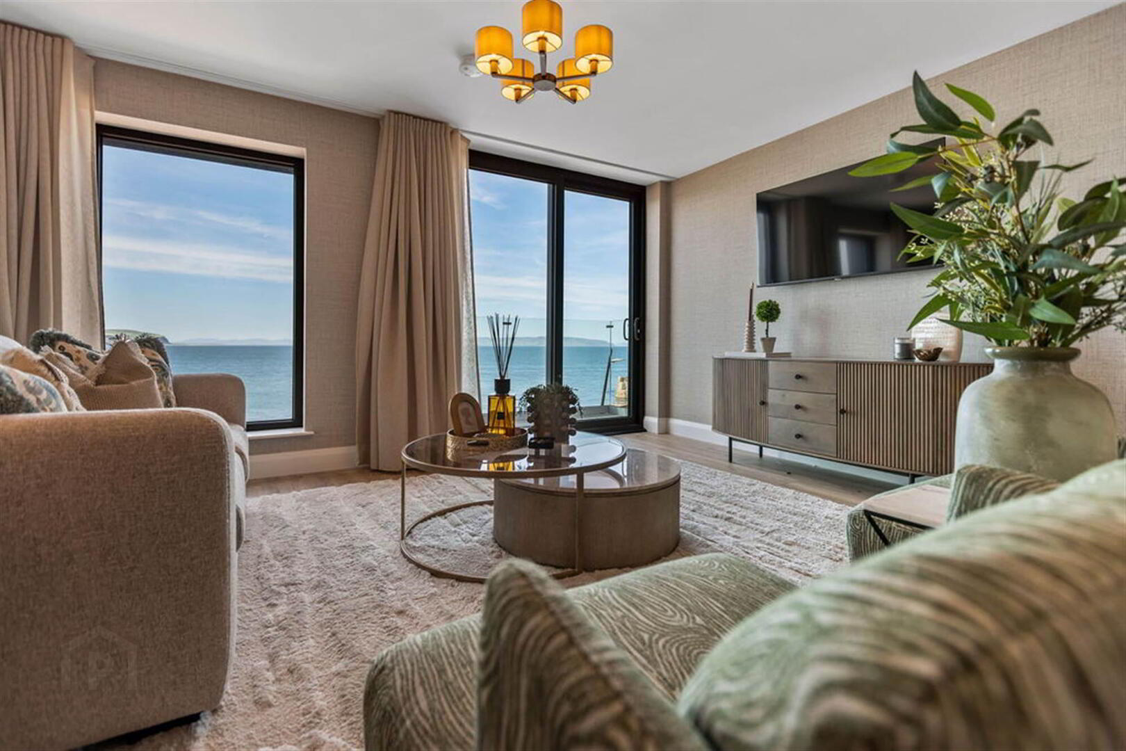 Apartment 5 18 The Promenade 8 of 27