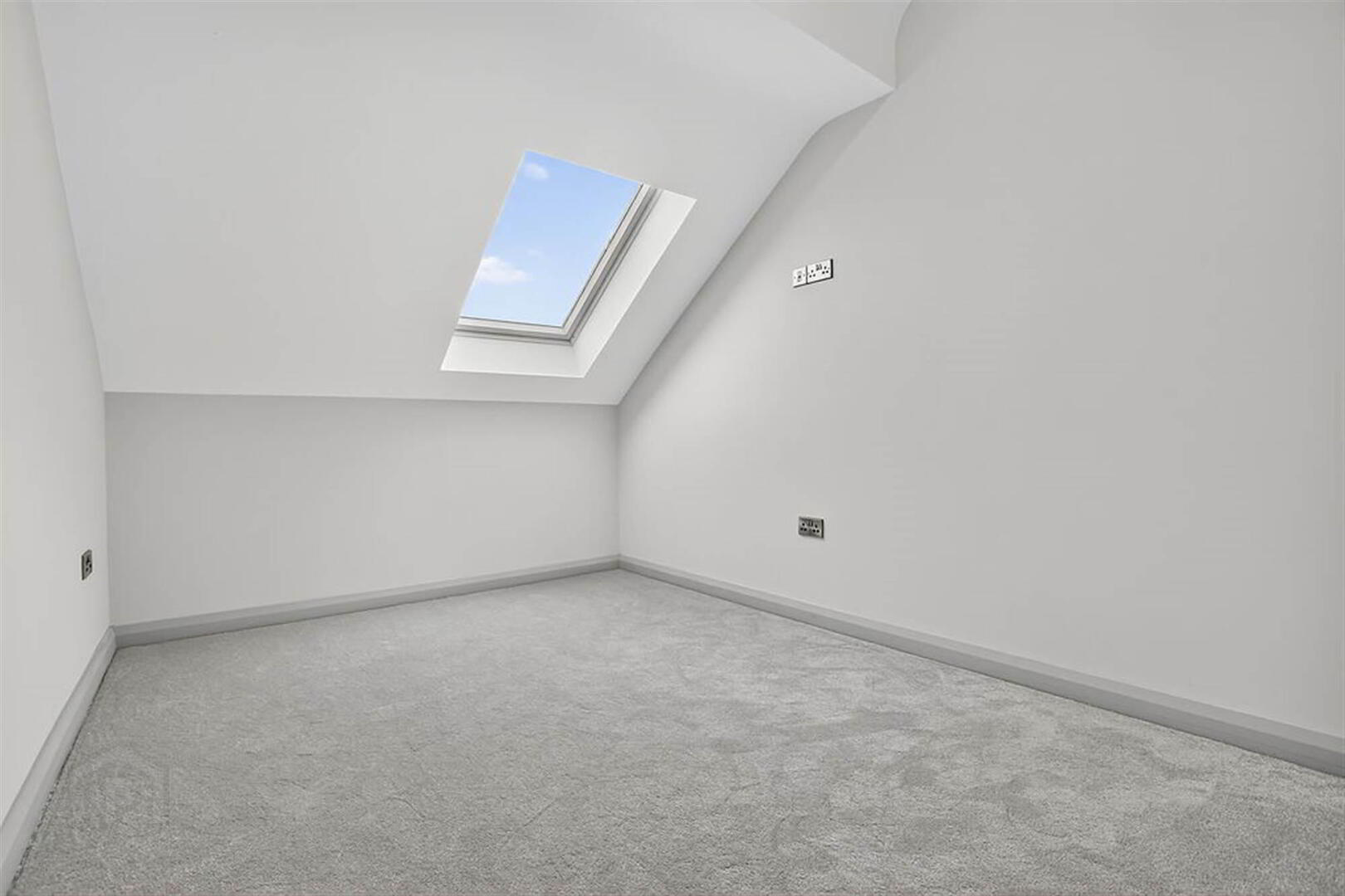 Apartment 6 17 The Promenade 19 of 37