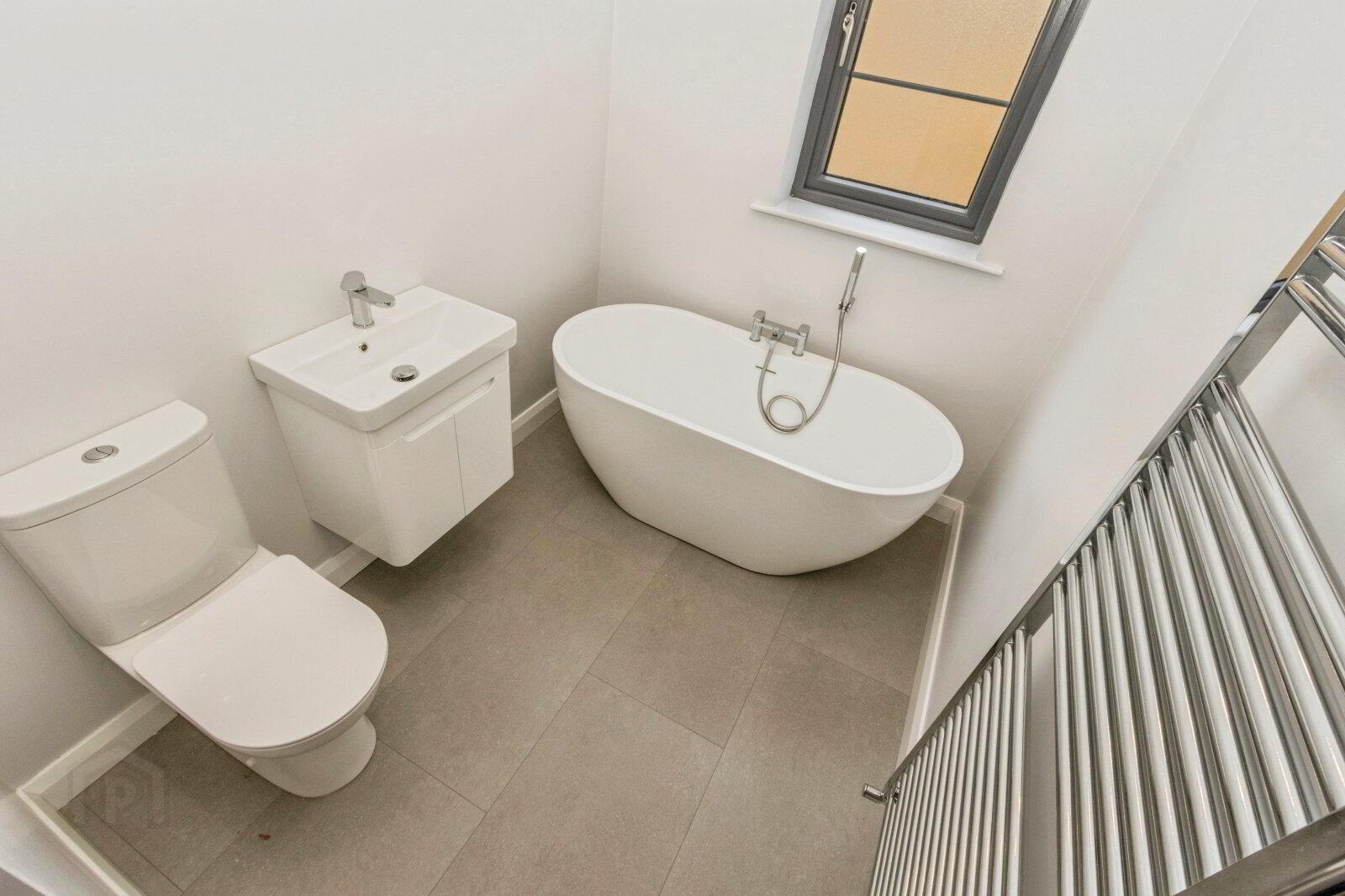 12 Fairfields Mews 8 of 15