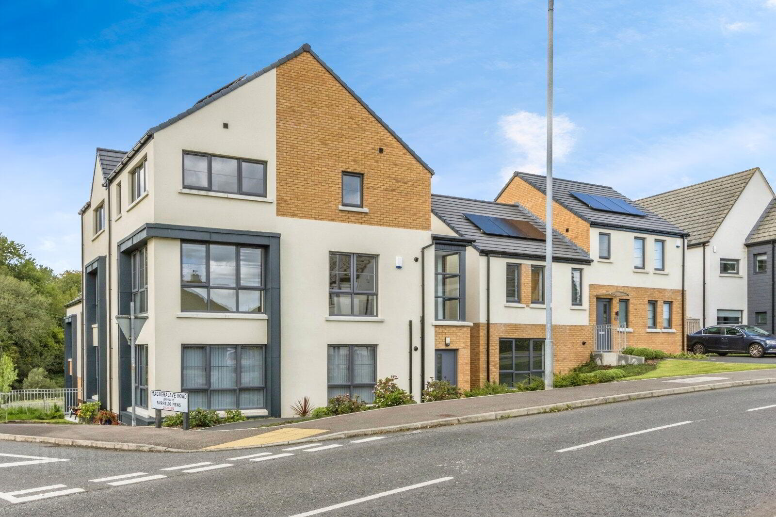 11 Fairfields Mews 1 of 16