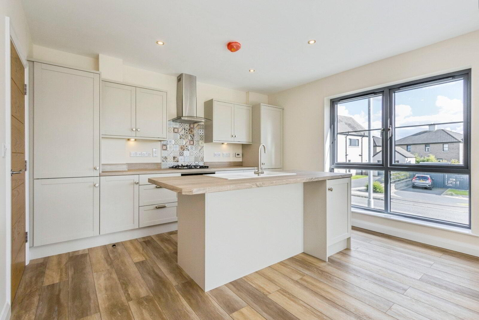 11 Fairfields Mews 2 of 16