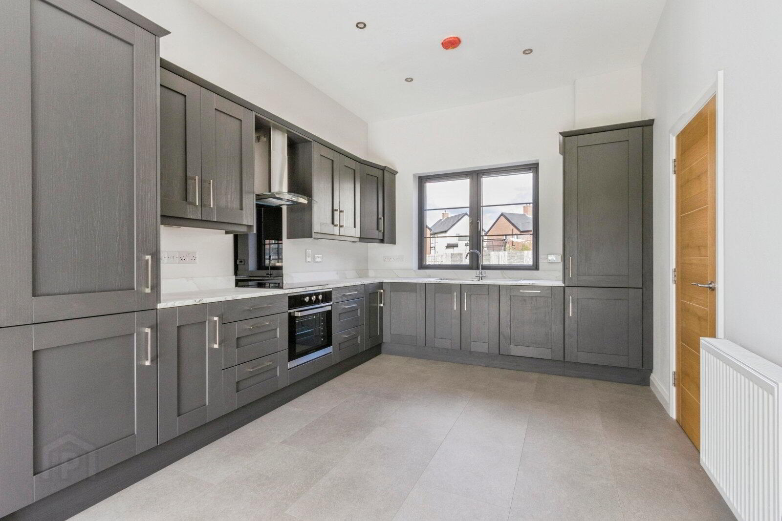 8 Fairfields Mews 5 of 16