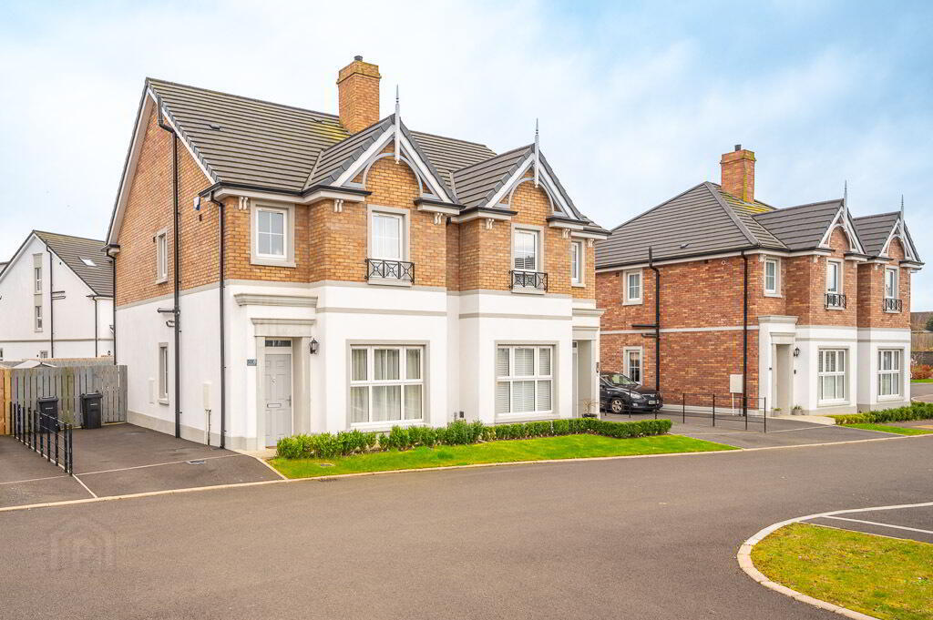 8 Rosepark Gardens 1 of 25