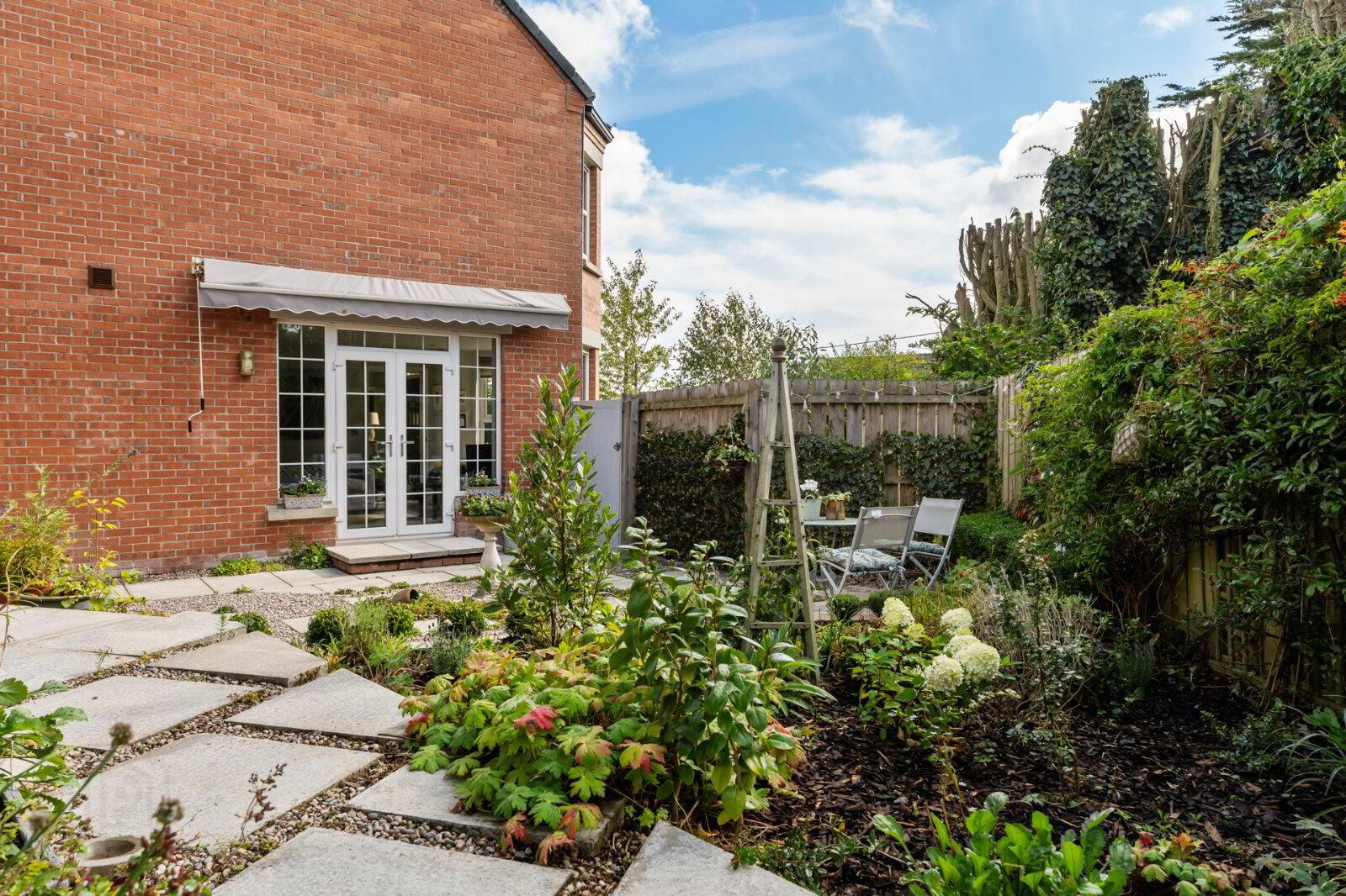 2 Prince Regent Park 38 of 47