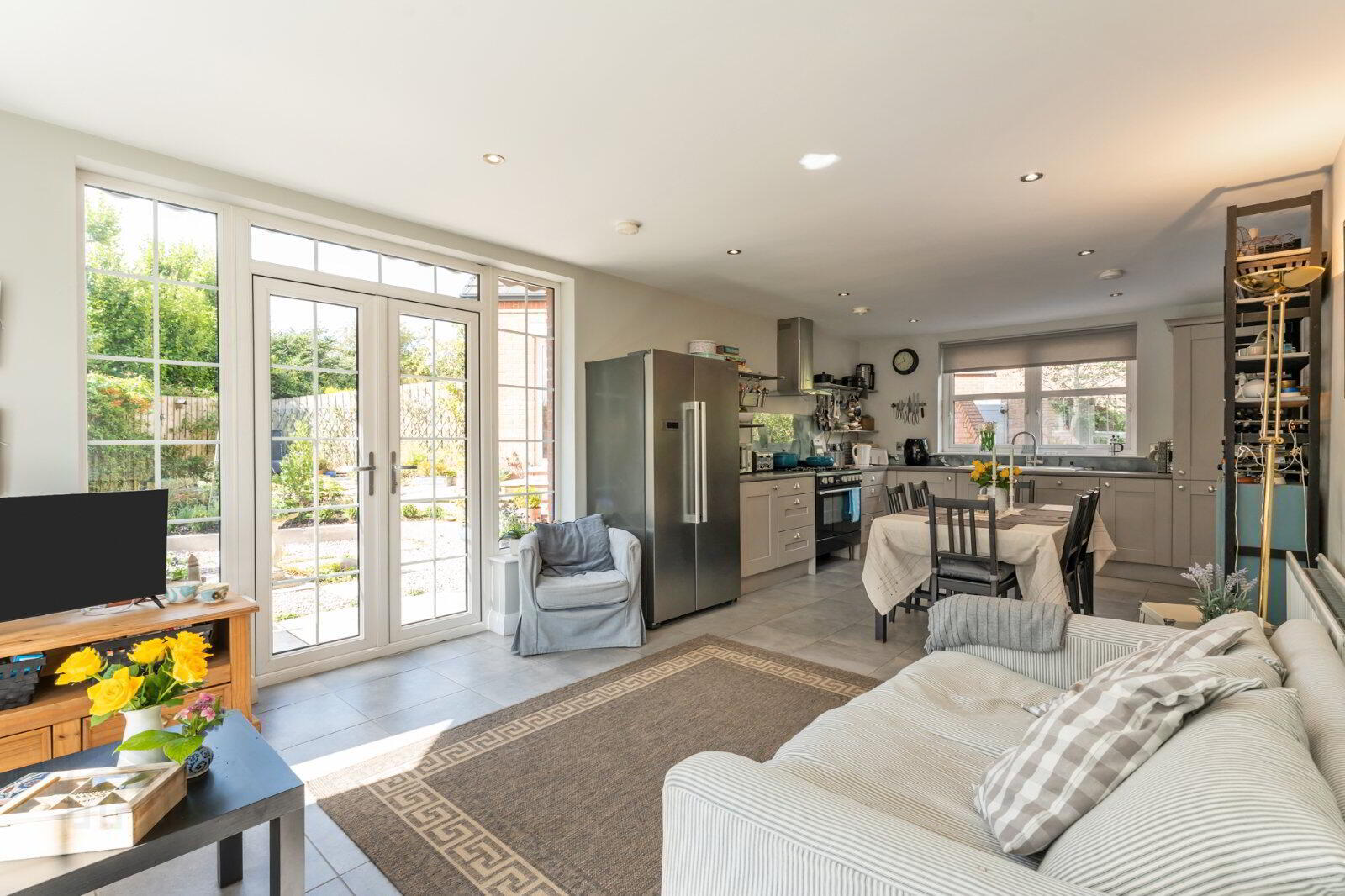 2 Prince Regent Park 18 of 47