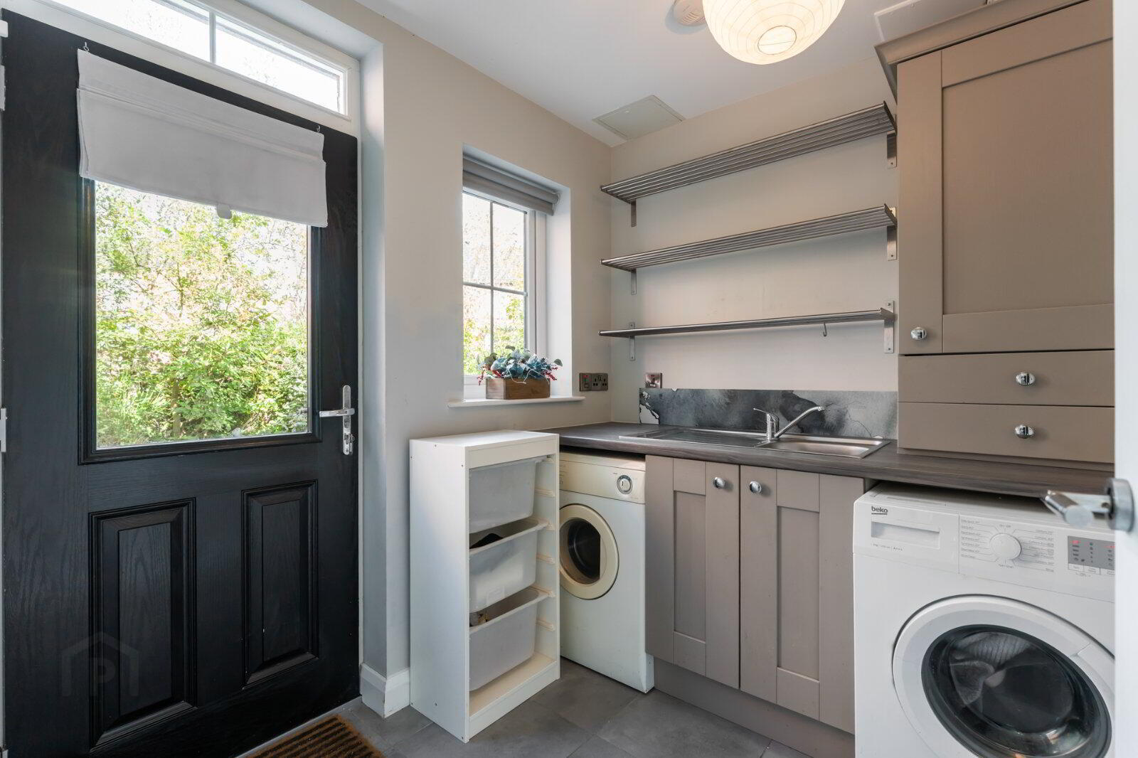 2 Prince Regent Park 17 of 47