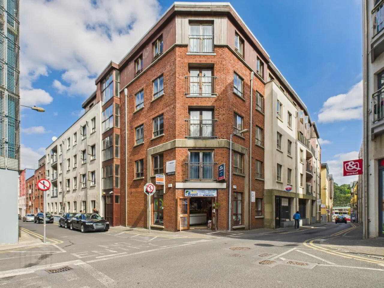 Apt, 15 Penrose Court 1 of 17