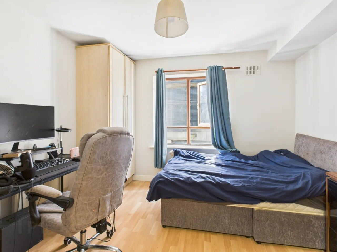 Apt, 15 Penrose Court 15 of 17