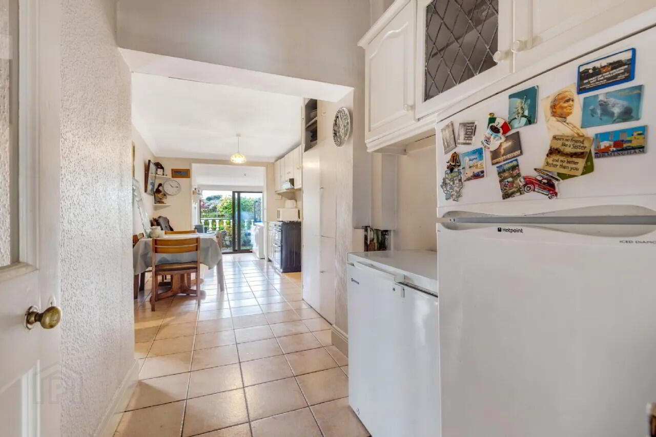 5 Sarsfield Avenue 6 of 22