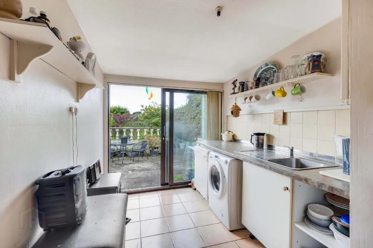 5 Sarsfield Avenue 9 of 22