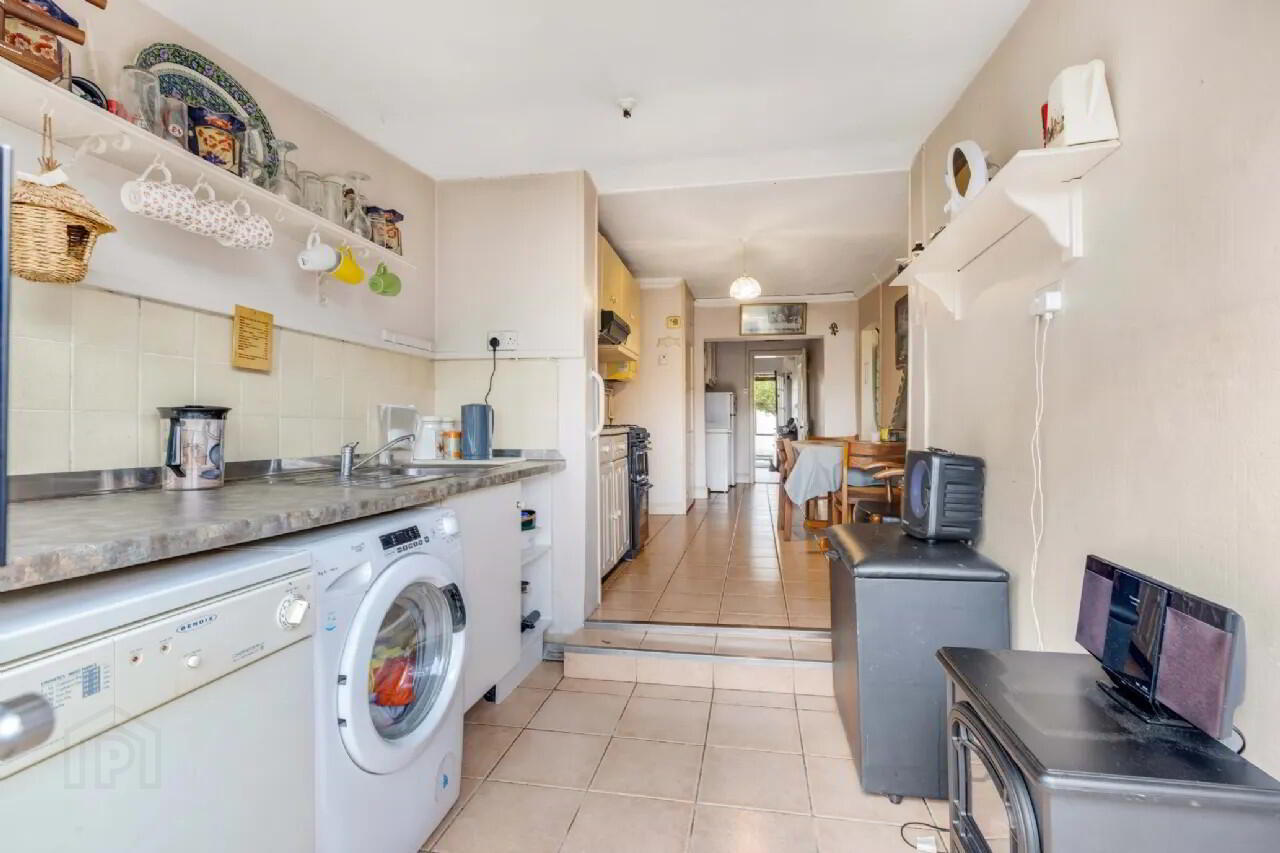 5 Sarsfield Avenue 10 of 22