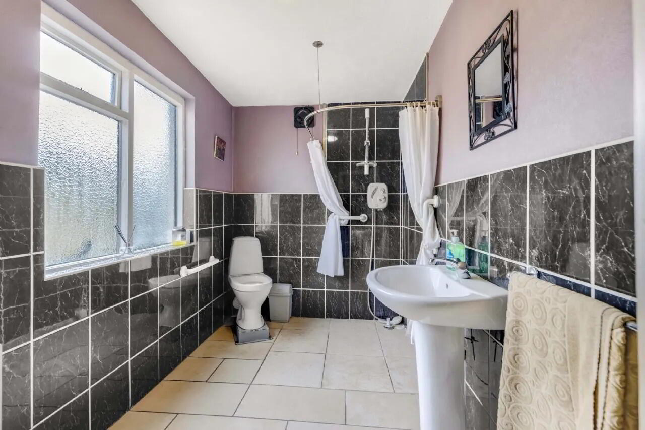 5 Sarsfield Avenue 12 of 22