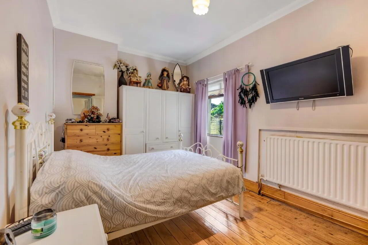 5 Sarsfield Avenue 14 of 22