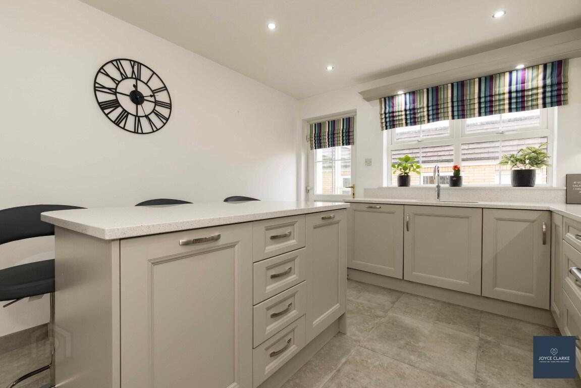 43 Huntingdale Lodge 17 of 46