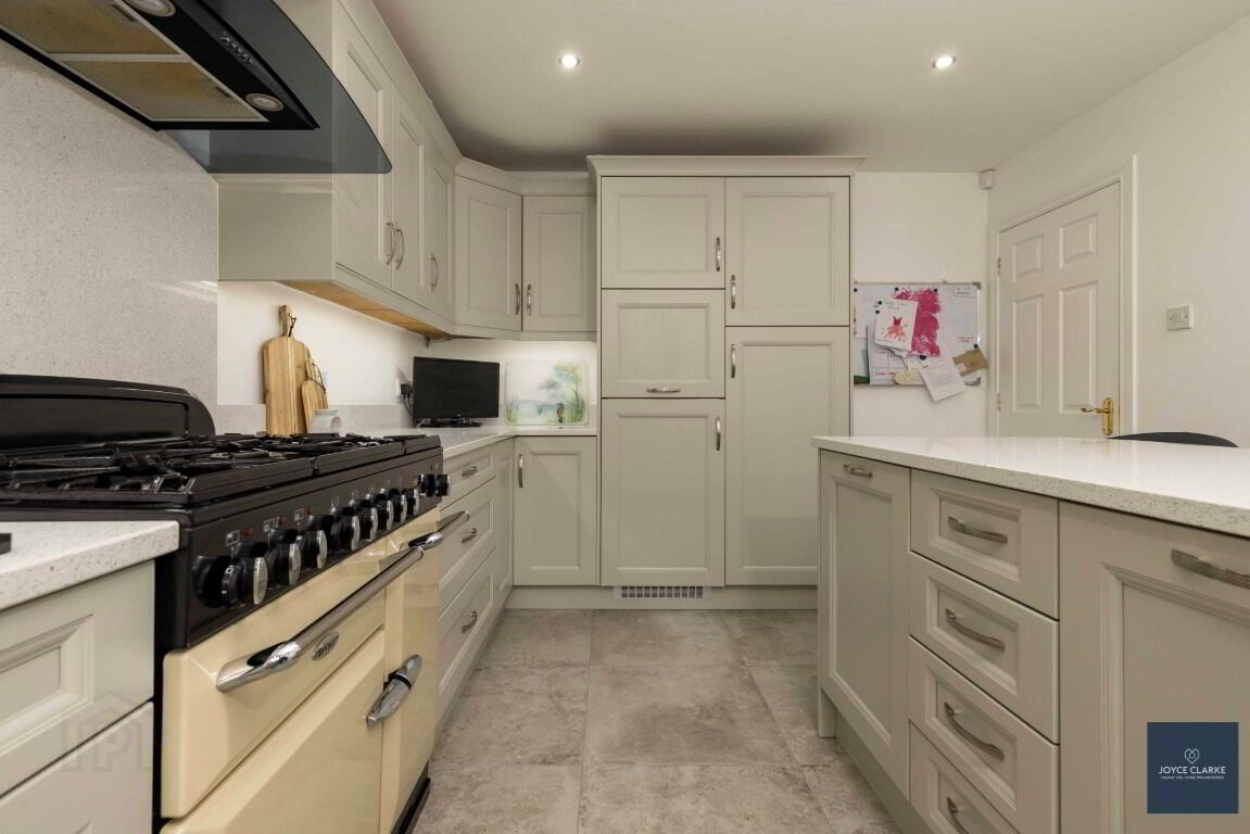 43 Huntingdale Lodge 18 of 46