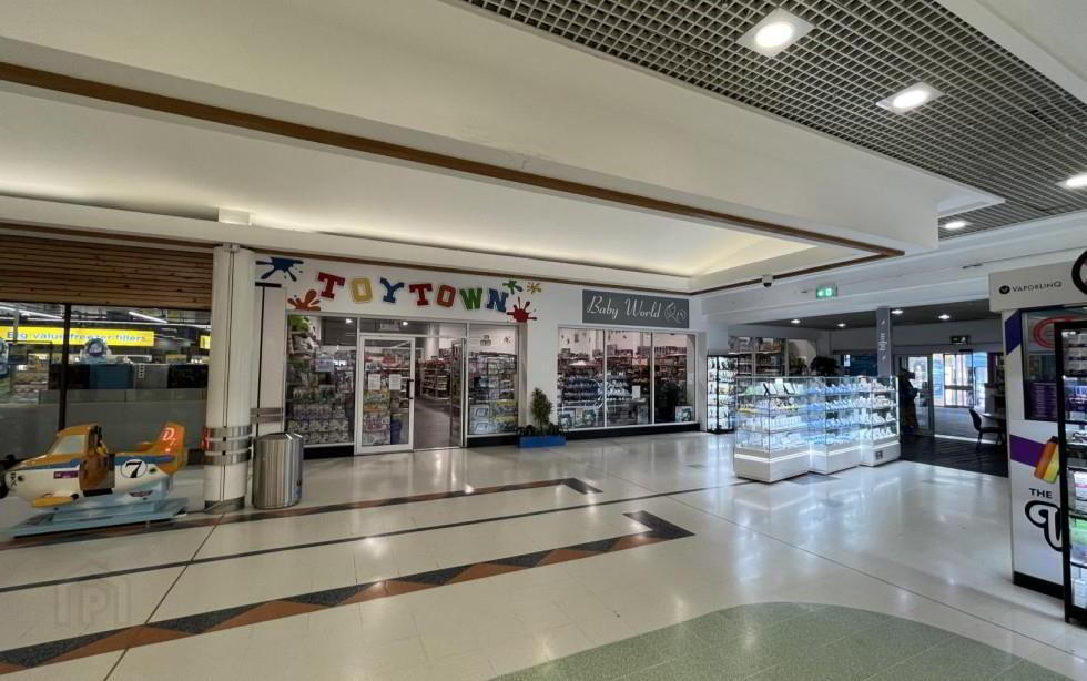 Unit 13b, Lisnagelvin Shopping Centre 1 of 3