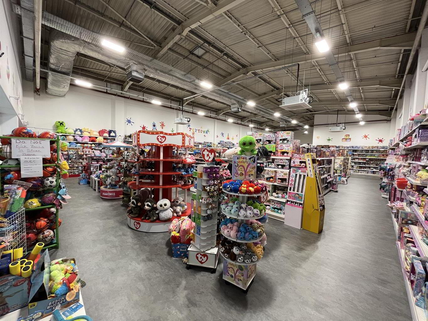Unit 13b, Lisnagelvin Shopping Centre 3 of 3