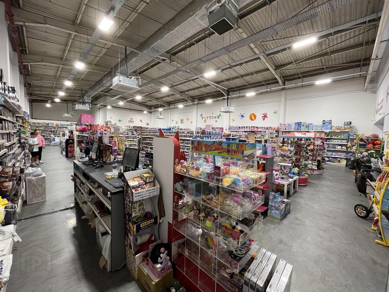 Unit 13b, Lisnagelvin Shopping Centre 2 of 3