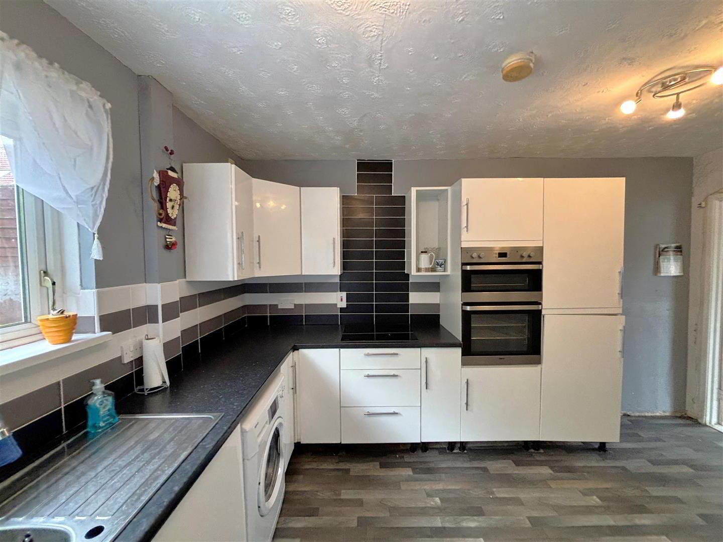 2 Tyndale Grove 10 of 16