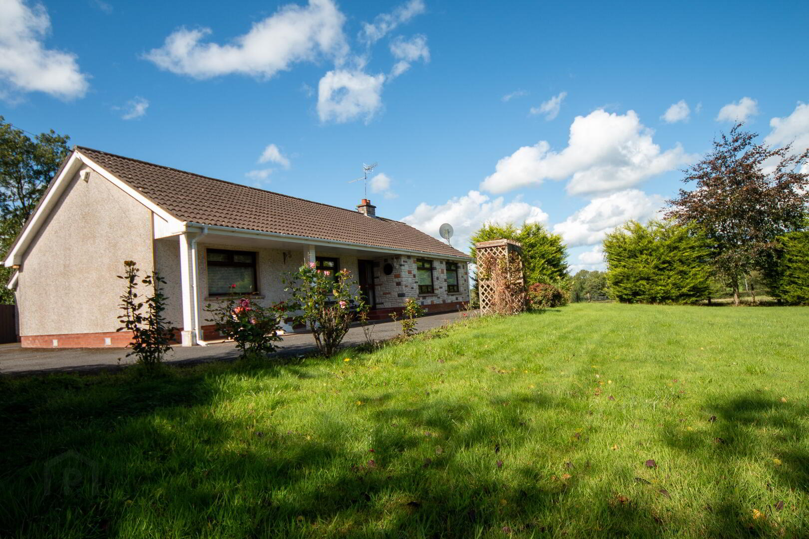 61 Newtownhamilton Road 2 of 24