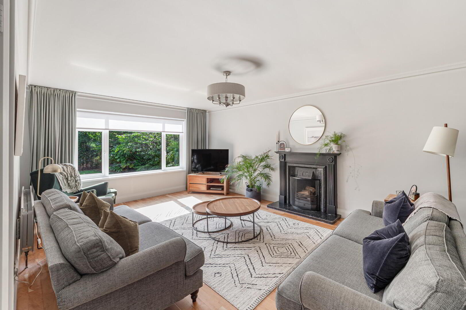17 Riverside Avenue 7 of 58