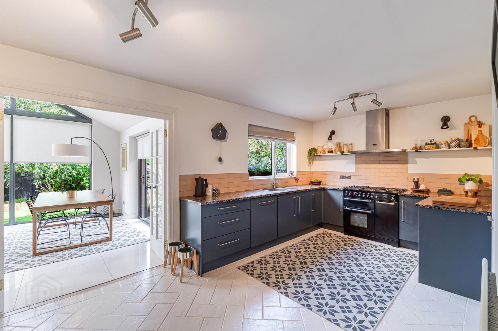 17 Riverside Avenue 22 of 58