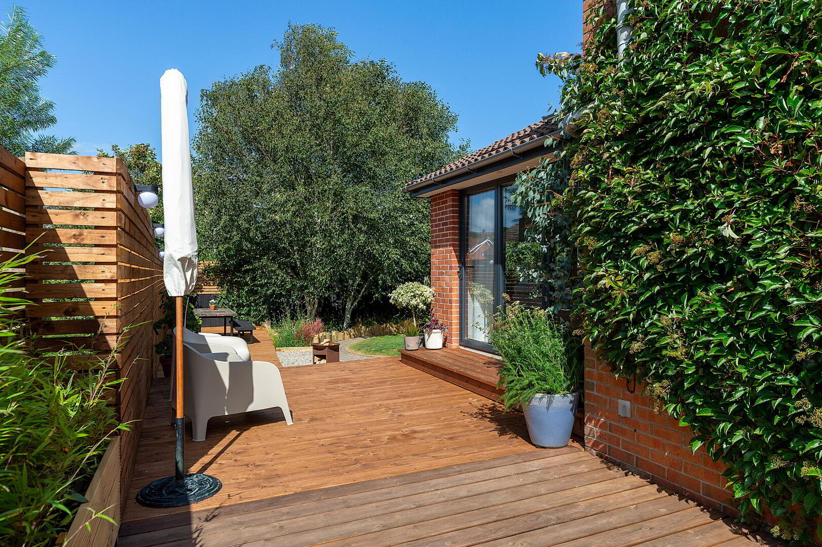17 Riverside Avenue 54 of 58