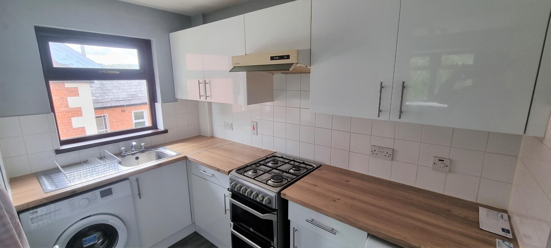 Apt 5 82a South Parade 3 of 6