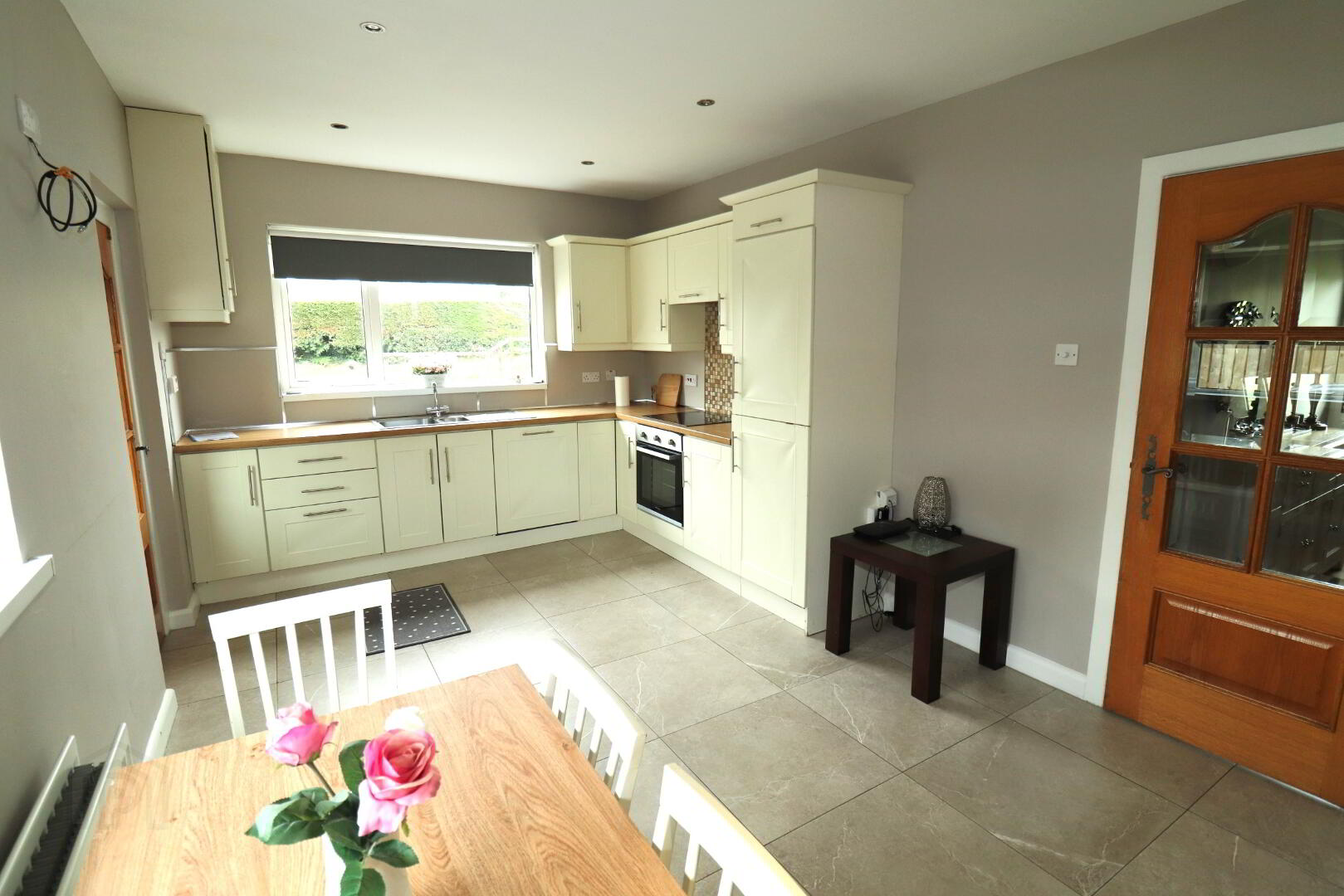 4 Woodhouse Road 7 of 17