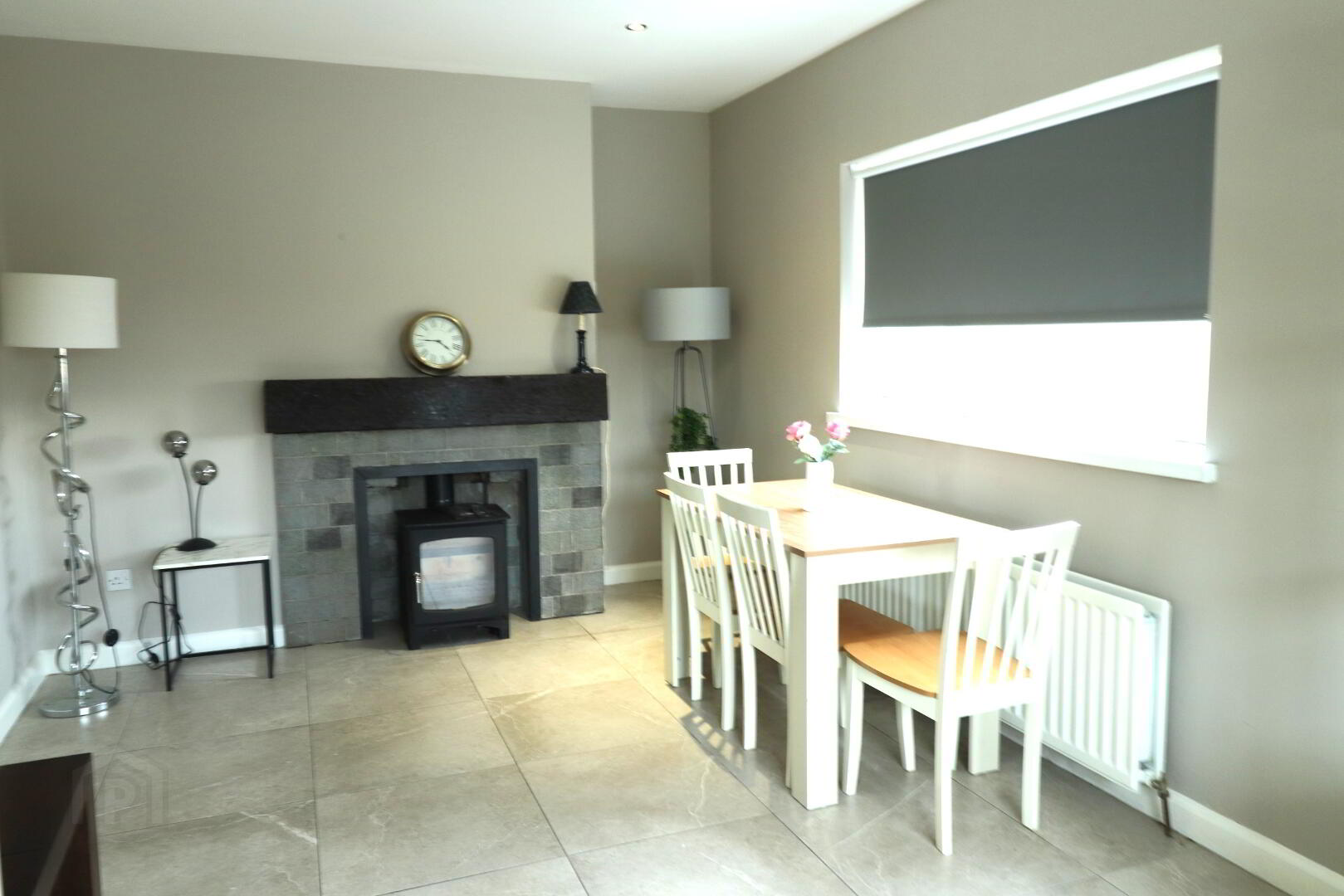 4 Woodhouse Road 9 of 17