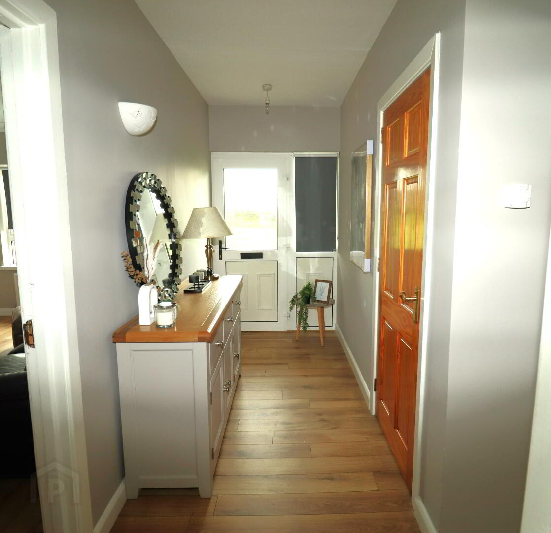 4 Woodhouse Road 10 of 17