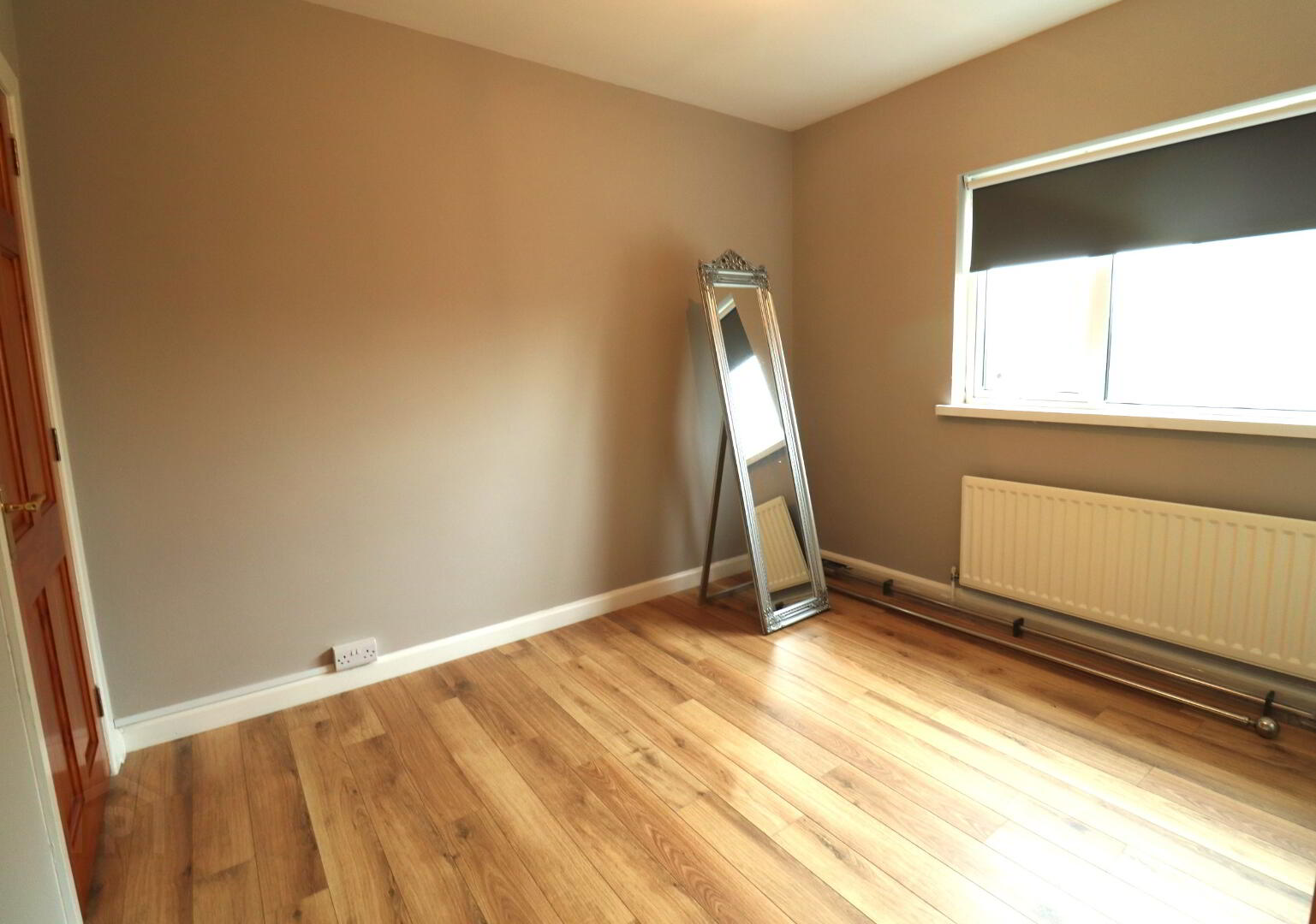 4 Woodhouse Road 14 of 17