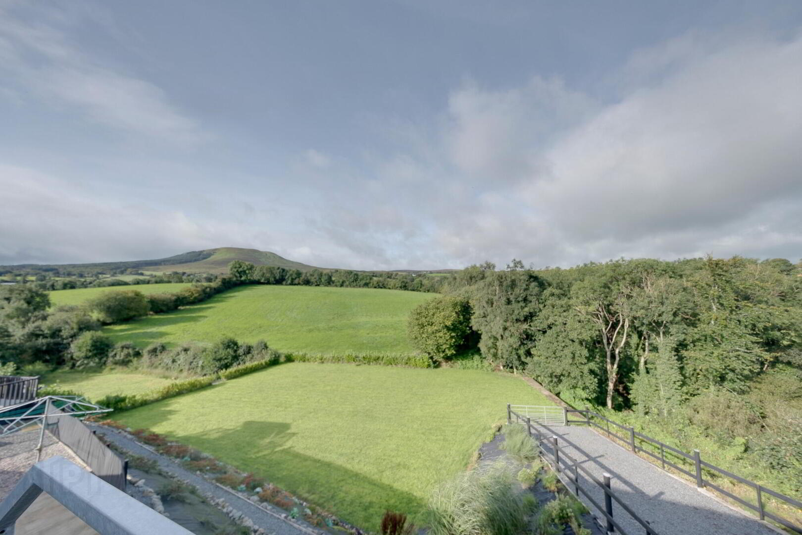 78 Iniscarn Road 3 of 44
